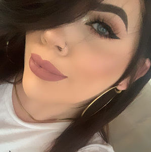 Meet your Posher, Andrea estefanía